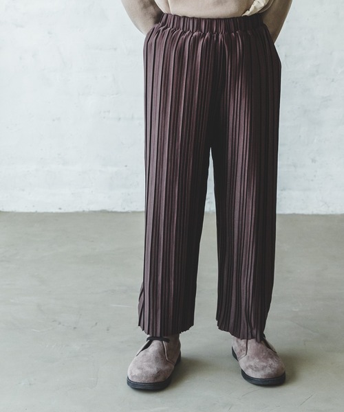 pairmanon（ペアマノン）の「【ママとおそろい】プリーツリラックスパンツ（その他パンツ・キッズ・ダークブラウン/ミント/ブラック/モカ/ライトベージュ/ピンク/ブラウン/ラベンダー・110/120/130/140/150/100/90）」の4枚目の写真