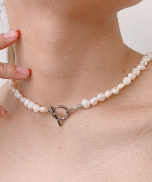 VANNIE U（ヴァニーユー）の「【nyui】不揃いパールネックレス（ネックレス・レディース・シルバー・FREE）」の8枚目の写真