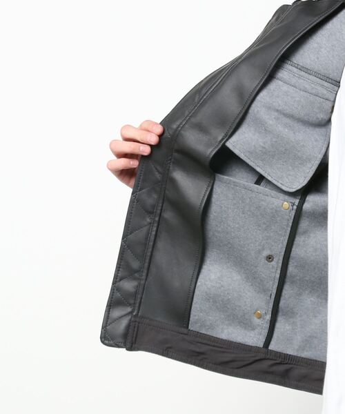 HIDEAWAYS NICOLE(ハイダウェイニコル)の「フェイクレザーブルゾン(ブルゾン・メンズ・チャコールグレー/ライトグレー/オレンジ/ブルー・MEDIUM/LARGE/X-LARGE)」の7枚目の写真