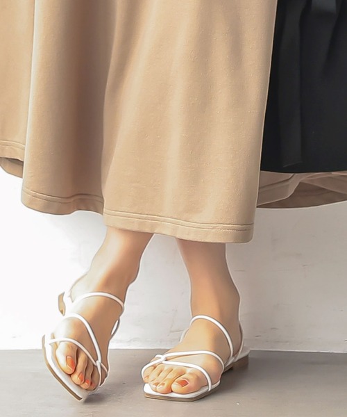 KOBE LETTUCE（コウベレタス）の「コードストラップフラットサンダル（サンダル・レディース・ブラウン/ホワイト/ブラック/ゴールド/ブルー・L/LL/M/S）」の8枚目の写真