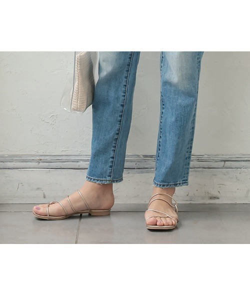 KOBE LETTUCE（コウベレタス）の「コードストラップフラットサンダル（サンダル・レディース・ブラウン/ホワイト/ブラック/ゴールド/ブルー・L/LL/M/S）」の18枚目の写真