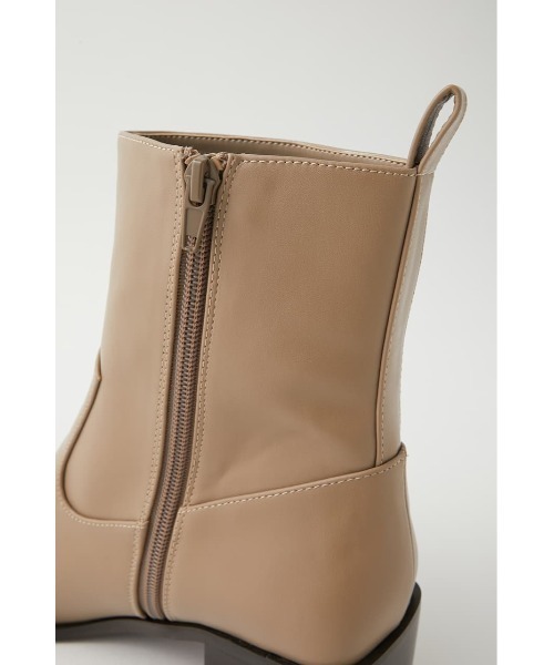 MOUSSY（マウジー）の「SQUARE TOE SHORT ブーツ（ブーツ・レディース・ベージュ/ブラック・MEDIUM/SMALL/LARGE）」の14枚目の写真