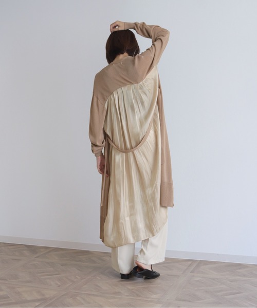 vingtrois（バントロア）の「【Vingtrois】バック異素材ロングカーディガン（カーディガン/ボレロ・レディース・ブラック/ベージュ/ブルー/ワインレッド・M）」の9枚目の写真