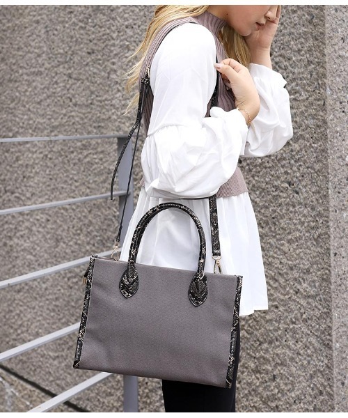 ANAP（アナップ）の「パイソンキャンバスミニバッグ（バックパック/リュック・レディース・ライトベージュ/グレイッシュベージュ・FREE）」の4枚目の写真