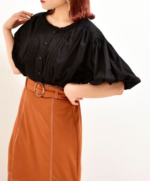 MAJESTIC LEGON（マジェスティックレゴン）の「アンニュイタックブラウス（シャツ/ブラウス・レディース・ブラック/アイボリー/ブラック系その他・SMALL/MEDIUM）」の2枚目の写真