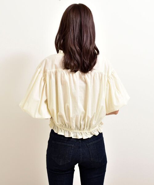 MAJESTIC LEGON（マジェスティックレゴン）の「アンニュイタックブラウス（シャツ/ブラウス・レディース・ブラック/アイボリー/ブラック系その他・SMALL/MEDIUM）」の6枚目の写真