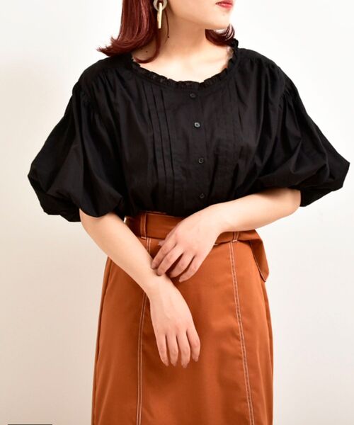 MAJESTIC LEGON（マジェスティックレゴン）の「アンニュイタックブラウス（シャツ/ブラウス・レディース・ブラック/アイボリー/ブラック系その他・SMALL/MEDIUM）」の16枚目の写真
