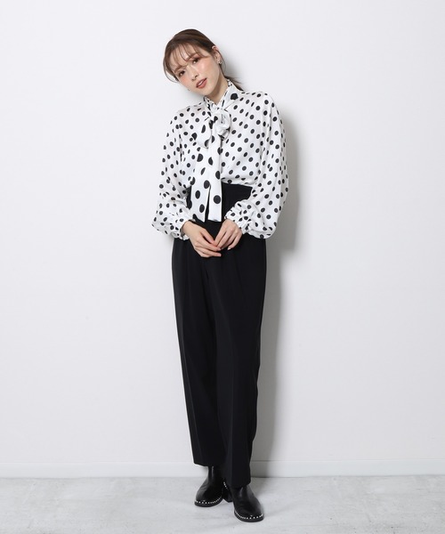 Re.Verofonna(ヴェロフォンナ)の「リラックスタックプレスパンツ(その他パンツ・レディース・グリーン/ベージュ/ブラック・MEDIUM/SMALL)」の13枚目の写真