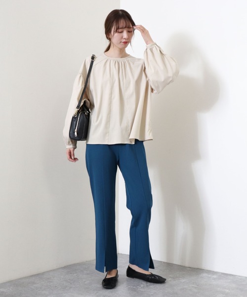 archives(アルシーヴ)の「袖ボリュームギャザーブラウス(シャツ/ブラウス・レディース・オフホワイト/ベージュ/ブラック・MEDIUM)」の4枚目の写真