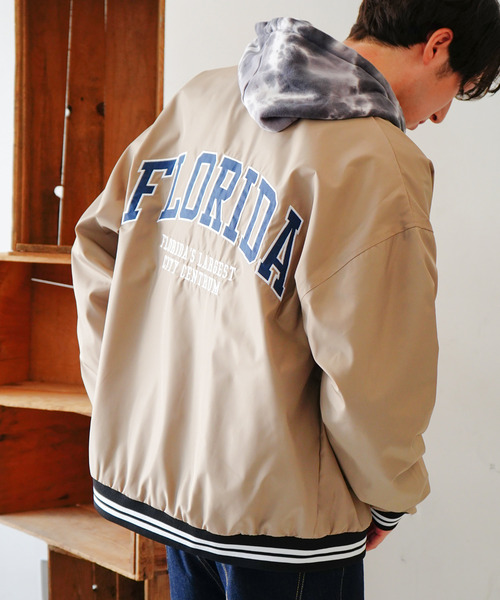 VENCEEXCHANGE(ヴァンスエクスチェンジ)の「カレッジロゴBIGシルエットスタジャン(スタジャン・メンズ・ブルー/ベージュ/グリーン・L/M)」の2枚目の写真