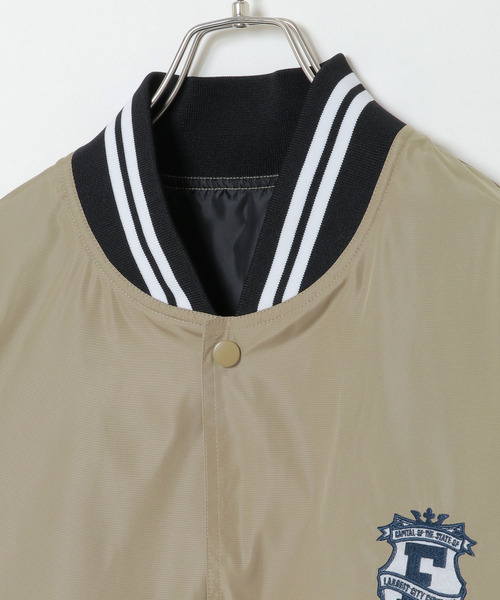 VENCEEXCHANGE(ヴァンスエクスチェンジ)の「カレッジロゴBIGシルエットスタジャン(スタジャン・メンズ・ブルー/ベージュ/グリーン・L/M)」の18枚目の写真