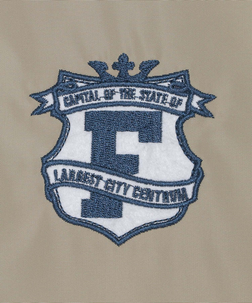 VENCEEXCHANGE(ヴァンスエクスチェンジ)の「カレッジロゴBIGシルエットスタジャン(スタジャン・メンズ・ブルー/ベージュ/グリーン・L/M)」の21枚目の写真