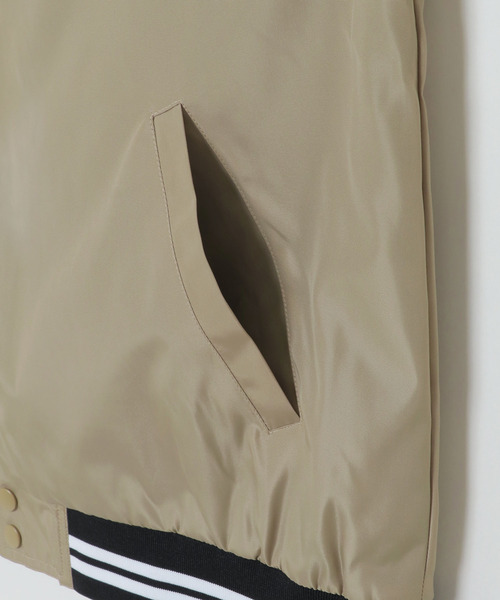 VENCEEXCHANGE(ヴァンスエクスチェンジ)の「カレッジロゴBIGシルエットスタジャン(スタジャン・メンズ・ブルー/ベージュ/グリーン・L/M)」の16枚目の写真