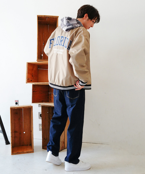 VENCEEXCHANGE(ヴァンスエクスチェンジ)の「カレッジロゴBIGシルエットスタジャン(スタジャン・メンズ・ブルー/ベージュ/グリーン・L/M)」の4枚目の写真