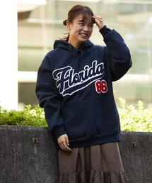 FREAK'S STORE | サガラ刺繍 スウェットパーカー/カレッジロゴ/ビックシルエット(スウェット)