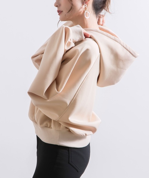 Newlyme(ニューリーミー)の「ボリュームスリーブショートパーカ-(パーカー・レディース・ブラック/ベージュ/モカ・MEDIUM/LARGE/X-LARGE/XX-LARGE)」の12枚目の写真