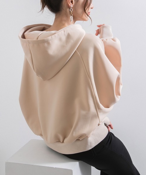 Newlyme(ニューリーミー)の「ボリュームスリーブショートパーカ-(パーカー・レディース・ブラック/ベージュ/モカ・MEDIUM/LARGE/X-LARGE/XX-LARGE)」の14枚目の写真