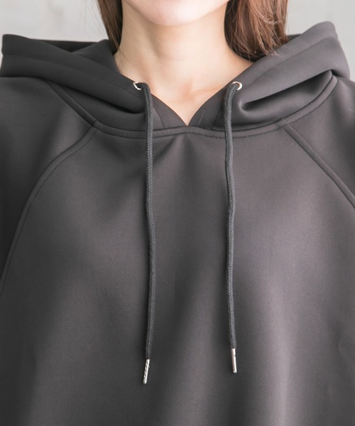 Newlyme(ニューリーミー)の「ボリュームスリーブショートパーカ-(パーカー・レディース・ブラック/ベージュ/モカ・MEDIUM/LARGE/X-LARGE/XX-LARGE)」の13枚目の写真