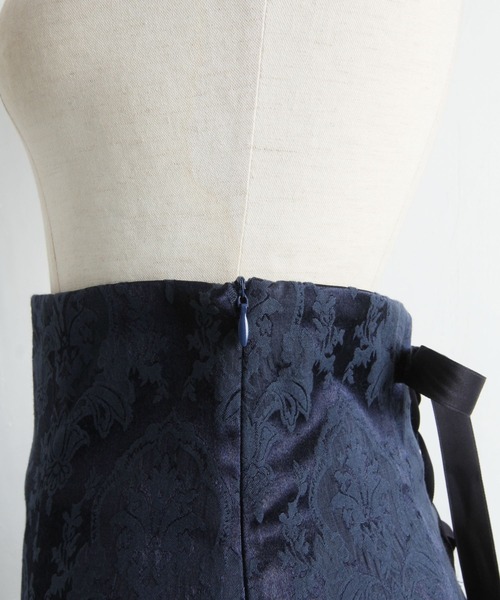 tocco closet（トッコ　クローゼット）の「後ろレースアップデザインクラシカルプリントナロースカート（スカート・レディース・ネイビー/ベージュ・M）」の21枚目の写真