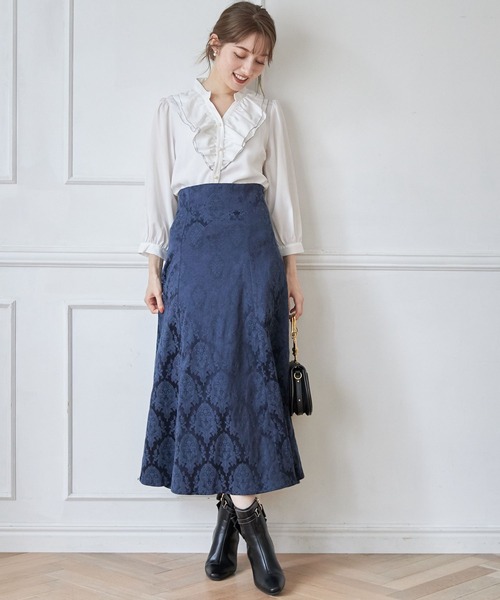 tocco closet（トッコ　クローゼット）の「後ろレースアップデザインクラシカルプリントナロースカート（スカート・レディース・ネイビー/ベージュ・M）」の7枚目の写真