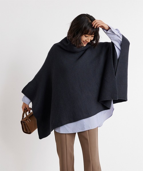 UR'S（ユアーズ）の「タートルニットポンチョ（ポンチョ・レディース・アイボリー/ブラック/ネイビー/グレー・FREE）」の4枚目の写真