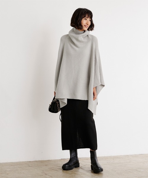 UR'S（ユアーズ）の「タートルニットポンチョ（ポンチョ・レディース・アイボリー/ブラック/ネイビー/グレー・FREE）」の10枚目の写真