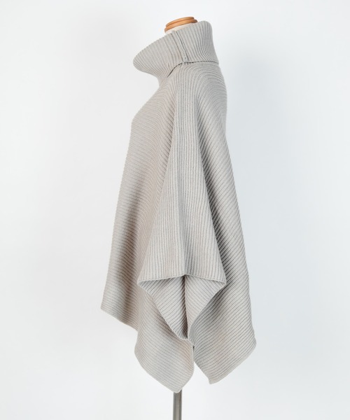 UR'S（ユアーズ）の「タートルニットポンチョ（ポンチョ・レディース・アイボリー/ブラック/ネイビー/グレー・FREE）」の12枚目の写真