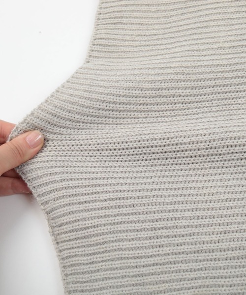 UR'S（ユアーズ）の「タートルニットポンチョ（ポンチョ・レディース・アイボリー/ブラック/ネイビー/グレー・FREE）」の17枚目の写真