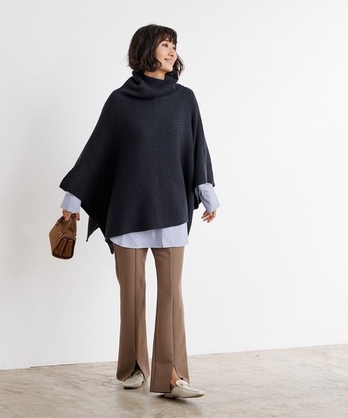 UR'S（ユアーズ）の「タートルニットポンチョ（ポンチョ・レディース・アイボリー/ブラック/ネイビー/グレー・FREE）」の6枚目の写真