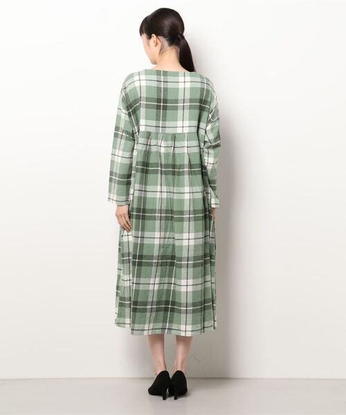 Samansa Mos2(サマンサ モスモス)の「スキッパーチェックワンピース(ワンピース・レディース・グリーン/オフホワイト/グレー/レッド・フリ-)」の5枚目の写真