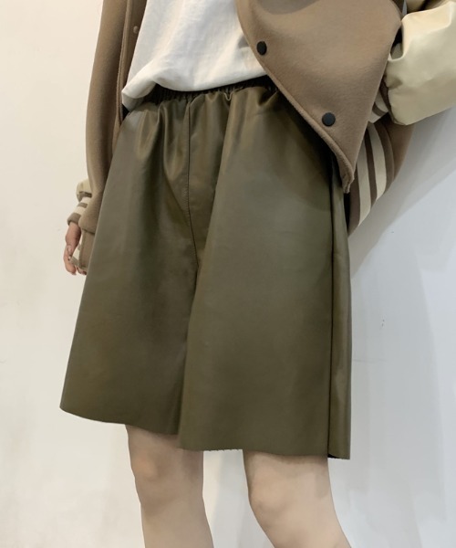 MANGROVE(マングローブ)の「フェイクレザーハーフパンツ(その他パンツ・レディース・ブラック/カーキ・MEDIUM/LARGE)」の21枚目の写真