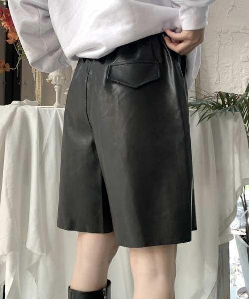 MANGROVE(マングローブ)の「フェイクレザーハーフパンツ(その他パンツ・レディース・ブラック/カーキ・MEDIUM/LARGE)」の22枚目の写真
