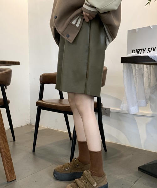 MANGROVE(マングローブ)の「フェイクレザーハーフパンツ(その他パンツ・レディース・ブラック/カーキ・MEDIUM/LARGE)」の19枚目の写真