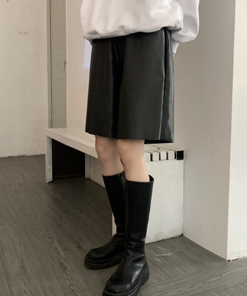 MANGROVE(マングローブ)の「フェイクレザーハーフパンツ(その他パンツ・レディース・ブラック/カーキ・MEDIUM/LARGE)」の15枚目の写真