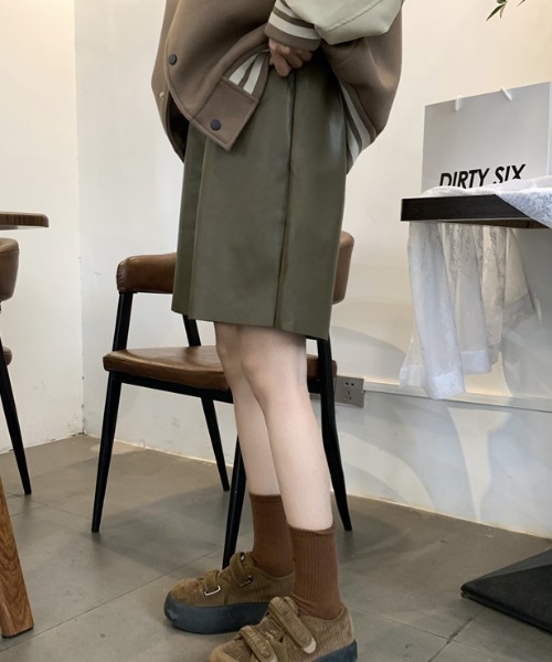 MANGROVE(マングローブ)の「フェイクレザーハーフパンツ(その他パンツ・レディース・ブラック/カーキ・MEDIUM/LARGE)」の20枚目の写真