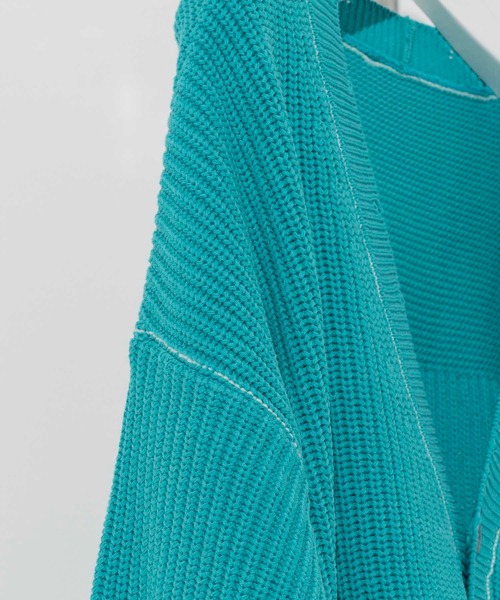 MAISON SPECIAL（メゾンスペシャル）の「《ユニセックスアイテム》プライムオーバークラッシュニットVネックカーディガン【MAISON SPECIAL/メゾンスペシャル】（カーディガン/ボレロ・メンズ・ブラック/ブルー/グレイッシュベージュ・1/2）」の4枚目の写真