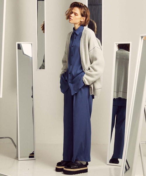 MAISON SPECIAL（メゾンスペシャル）の「《ユニセックスアイテム》プライムオーバークラッシュニットVネックカーディガン【MAISON SPECIAL/メゾンスペシャル】（カーディガン/ボレロ・メンズ・ブラック/ブルー/グレイッシュベージュ・1/2）」の15枚目の写真