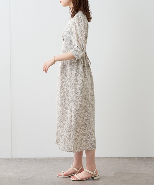 natural couture（ナチュラルクチュール）の「【WEB限定カラー有り】美シルエットラインで女性らしさ引き立つ　ちび釦レトロAラインワンピース（ワンピース・レディース・サックスブルー/その他1/その他2/その他3/その他4/グレイッシュベージュ・FREE）」の13枚目の写真