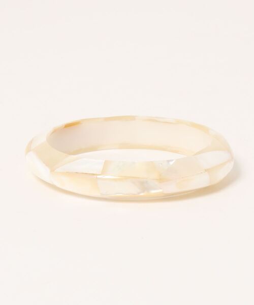 SALON adam et rope'（サロン アダム エ ロペ）の「モザイクシェルバングル（バングル/リストバンド・レディース・オフホワイト/ブラウン系その他・FREE）」の5枚目の写真