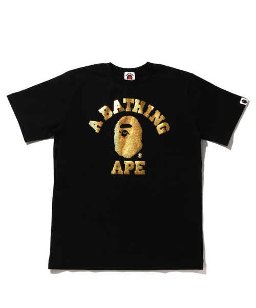 A BATHING APE（アベイシングエイプ）の「FOIL COLLEGE TEE JR C（Tシャツ/カットソー・キッズ・ブラック/ホワイト・160/150）」の2枚目の写真