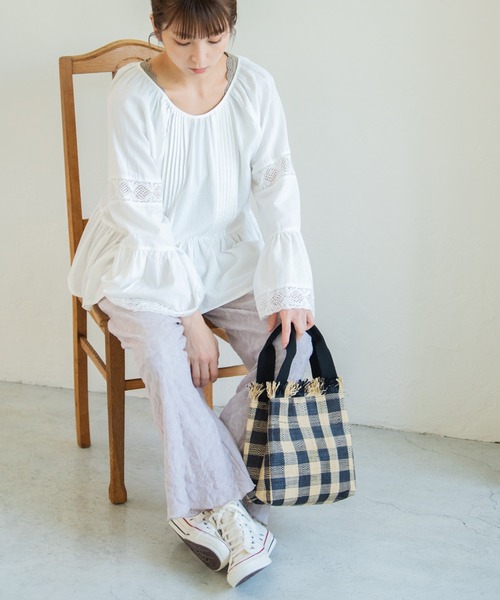 Crisp（クリスプ）の「ラフィアフリンジバッグ（ハンドバッグ・レディース・ブラック/ピンク・FREE）」の4枚目の写真