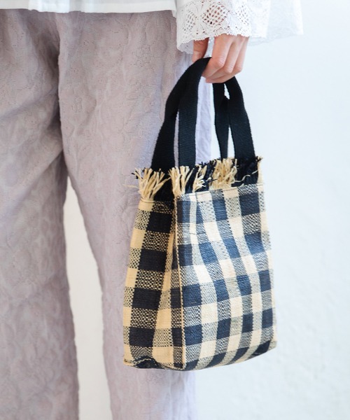 Crisp（クリスプ）の「ラフィアフリンジバッグ（ハンドバッグ・レディース・ブラック/ピンク・FREE）」の5枚目の写真