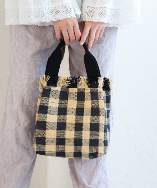 Crisp（クリスプ）の「ラフィアフリンジバッグ（ハンドバッグ・レディース・ブラック/ピンク・FREE）」の6枚目の写真