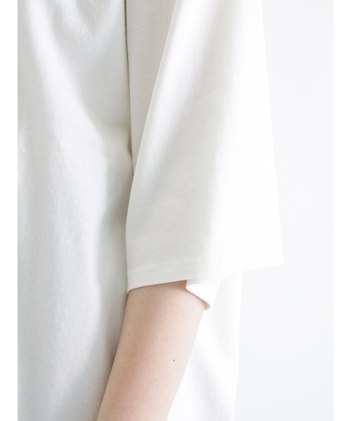 Samansa Mos2（サマンサ モスモス）の「フォトプリントゆるTシャツ（Tシャツ/カットソー・レディース・ベージュ/オフホワイト/サックスブルー/チャコール・ﾌﾘ-）」の19枚目の写真