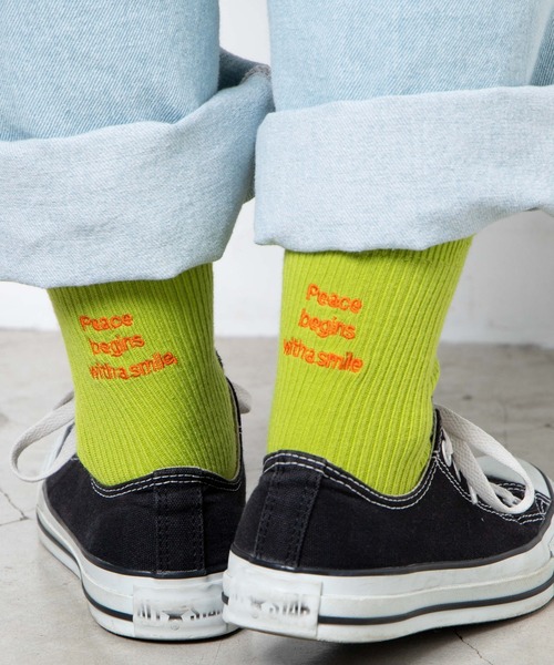 WEGO（ウィゴー）の「WEGO/刺繍ロゴリブソックス（ソックス/靴下・レディース・ブルー/ライム/ピンク/ホワイト・23-25cm）」の3枚目の写真