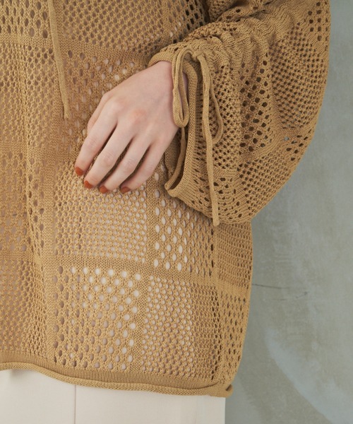hinari（ヒナリ）の「スキッパーメッシュニットトップス（ニット