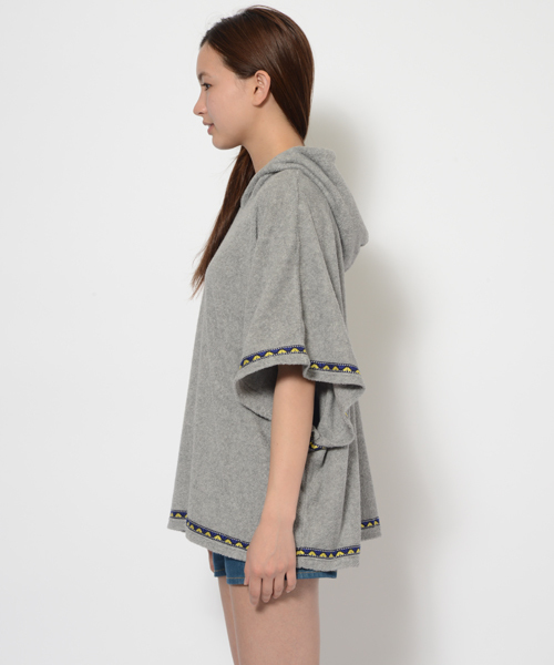 X-girl（エックスガール）の「PILE BIG PONCHO（パーカー・レディース・アッシュ/ネイビー・ONE SIZE）」の3枚目の写真