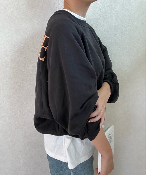 y/m by misato（イムバイミサト）の「バックロゴプリントラグランスウェット（スウェット・レディース・アイボリー/ライトブラック・FREE）」の17枚目の写真