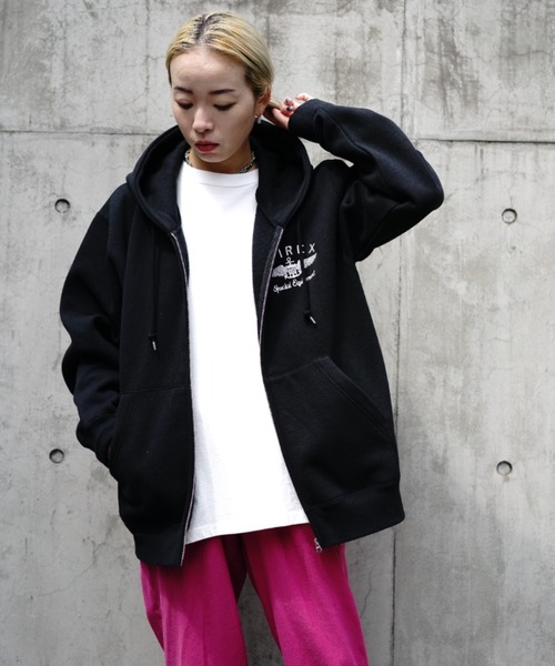 AVIREX(アヴィレックス)の「VARSITY LOGO SWEAT PARKA/ バーシティーロゴスウェットパーカー(パーカー・レディース・グリーン/ブラック/ホワイト/オレンジ・L/XL/M/2XL)」の13枚目の写真