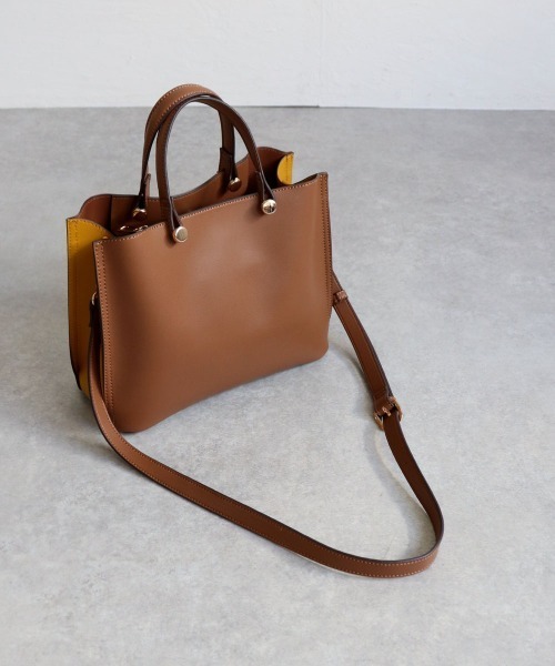 MIAN （ミアン）の「CLIVIA / 横型A4トートバッグ（トートバッグ・レディース・モカ/グレー/アイボリー/ブラック/ブラウン/グリーン/サックスブルー・FREE）」の4枚目の写真